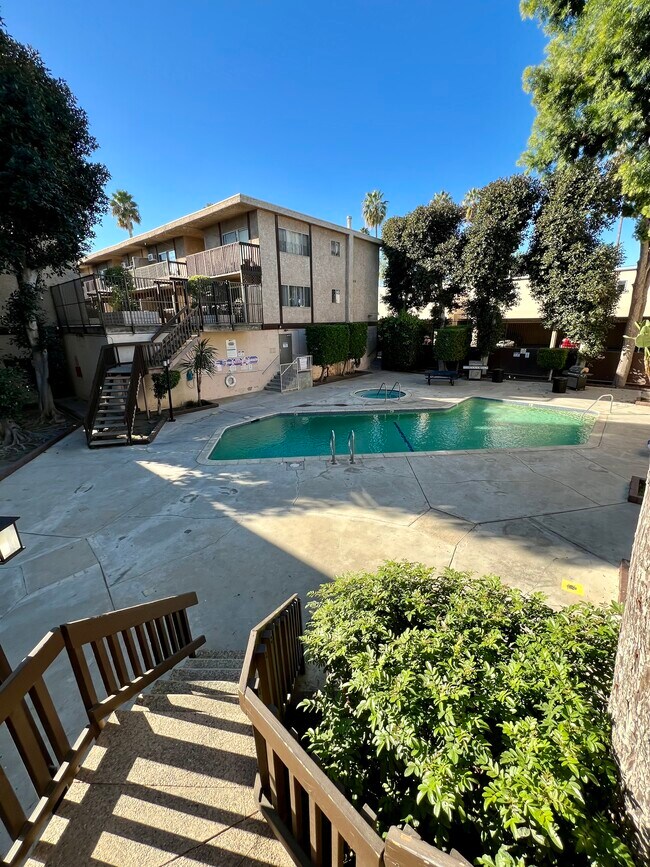 Building Photo - 18445 Collins St