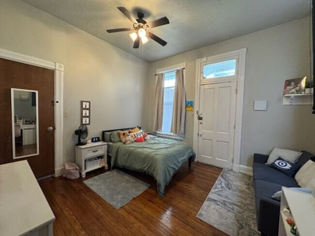 Building Photo - 26 Conklin St