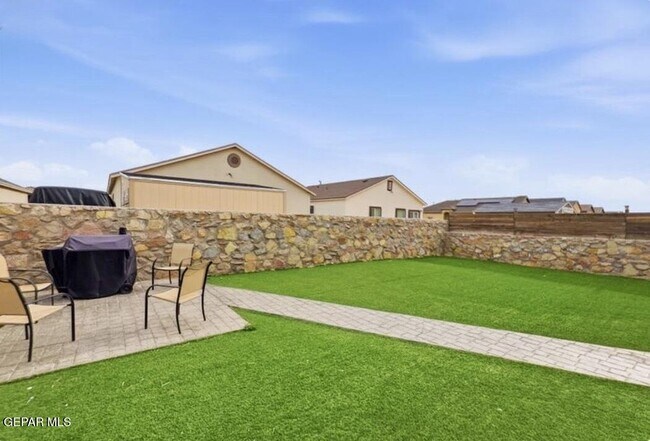 Building Photo - 14904 Tierra Coruna Ave