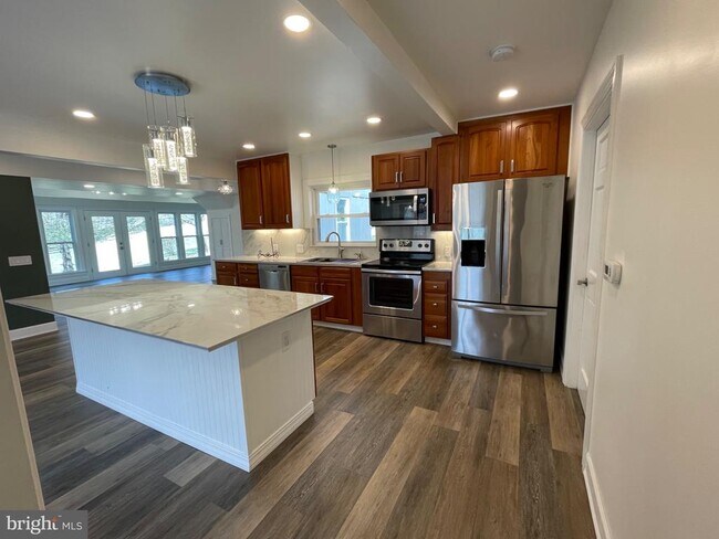 Building Photo - 12399 Shue Ct