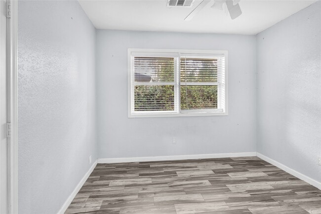 Building Photo - 2802 Greenbriar St