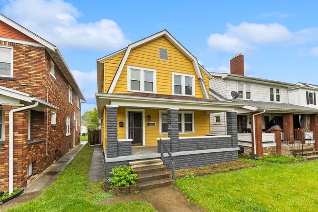 Building Photo - Charming 3-Bed Dutch Colonial with Modern Updates & Massive Yard – Minutes from German Village!