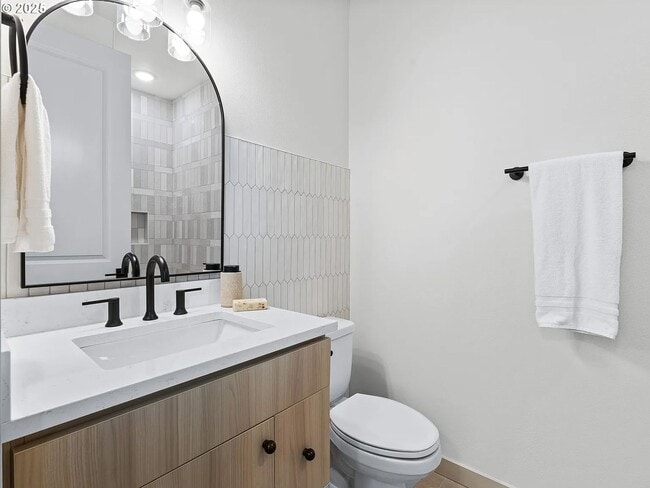 Building Photo - 1610-1612 SE Morrison St.