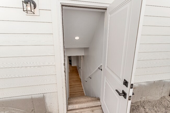 Building Photo - 1296 S 1100 E