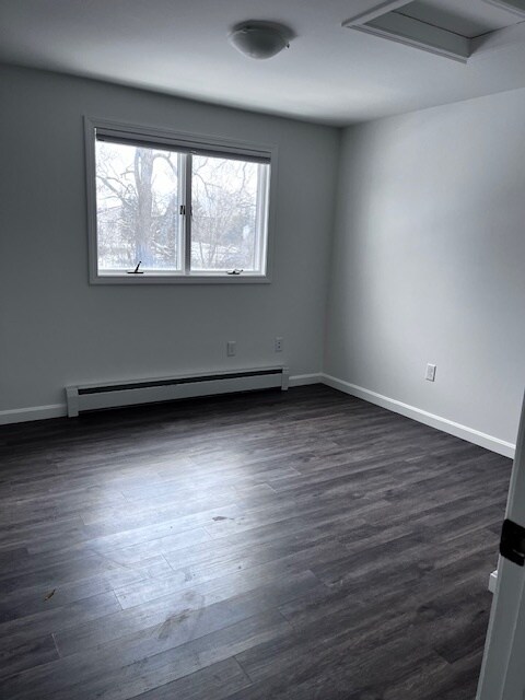 Building Photo - 172 S Maple St