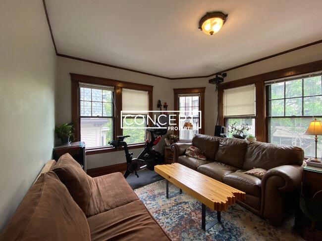 Building Photo - 11 Story St