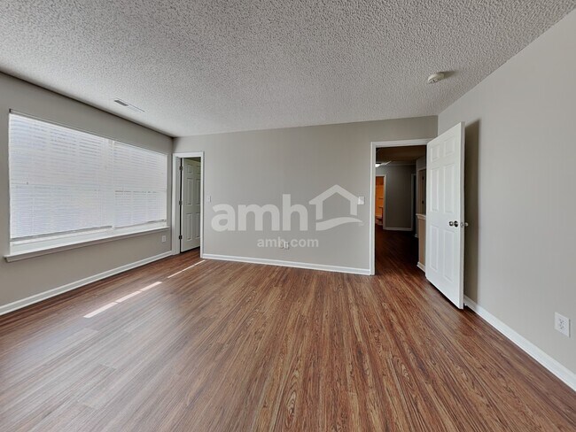 Building Photo - 3125 Teton Dr