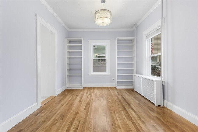 Building Photo - 25 Blanche St