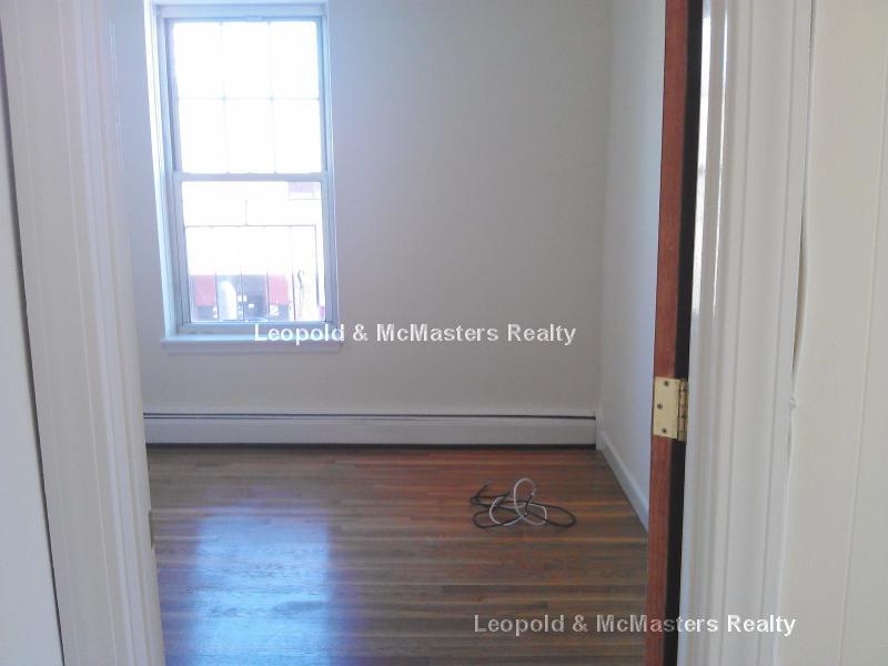Building Photo - 168 North Beacon St