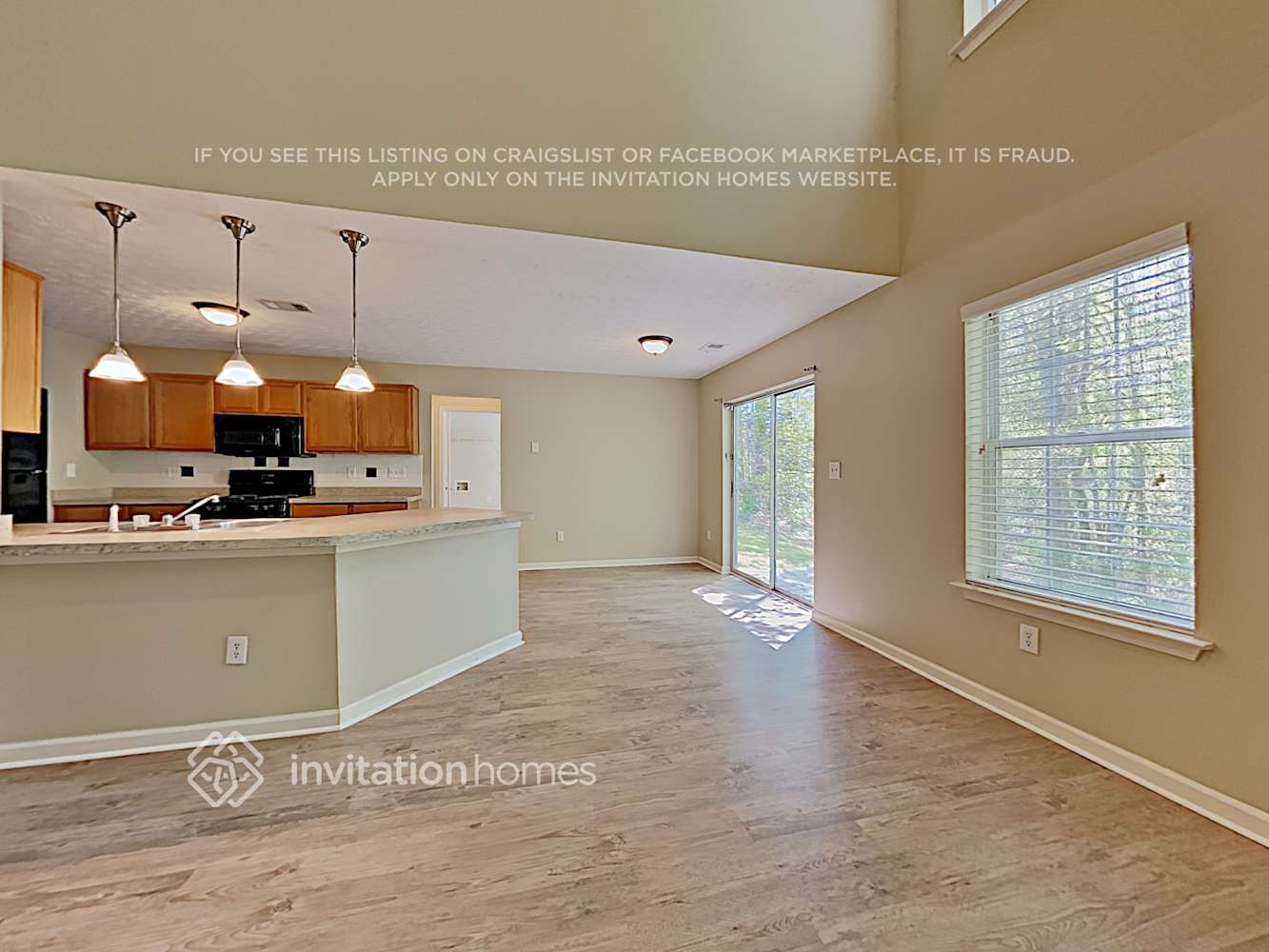 Building Photo - 320 Birchmere Close SW