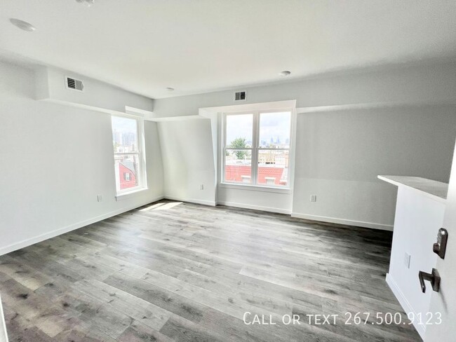 Building Photo - Newly Renovated One Bedroom in Prime Area!