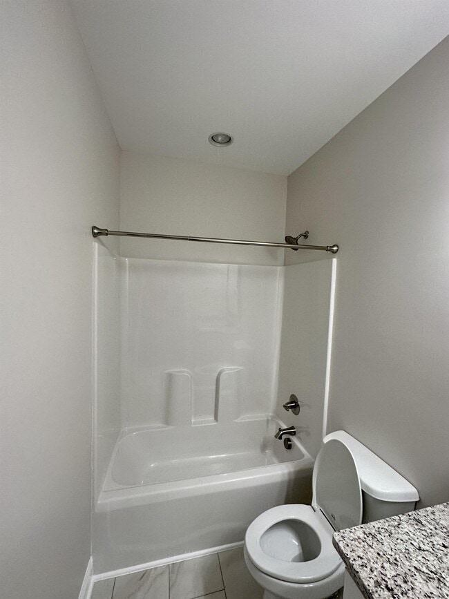 Building Photo - 708 W Parrish Dr
