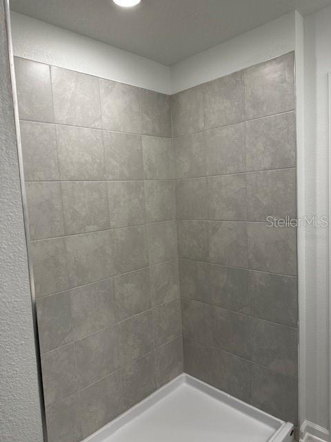 Building Photo - 1053 Waterfall Blvd