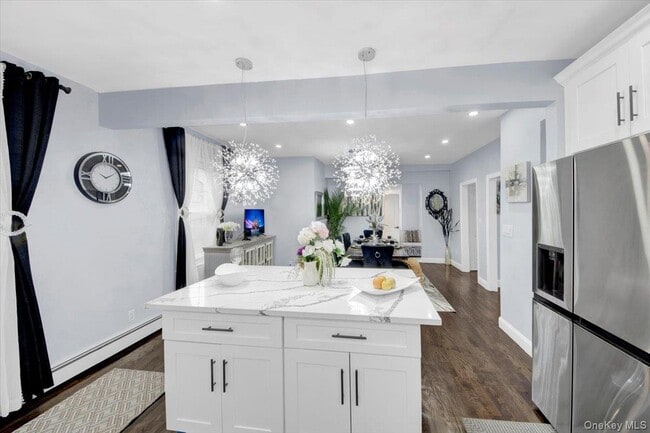 Building Photo - 75 W Kingsbridge Rd