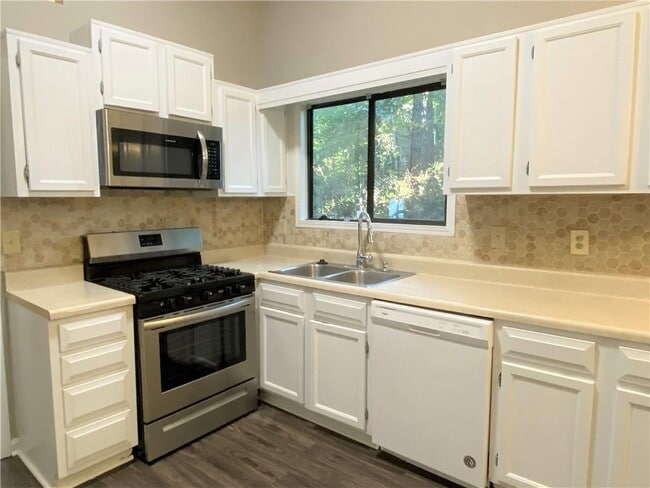 Building Photo - 1801 River Rock Trail