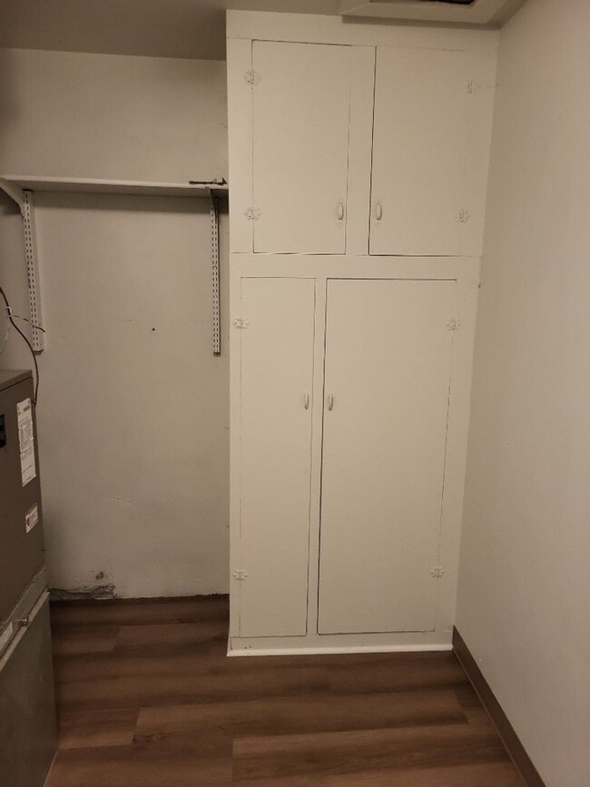 Building Photo - 1/2 off 1st Month's Rent - Charming Vintage Three Bedroom In Camas