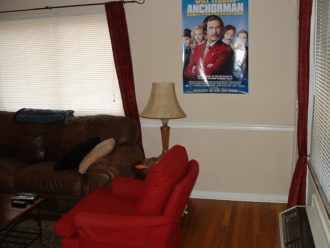 Building Photo - 1 Bedroom Condo Near UTK in Fort Sanders