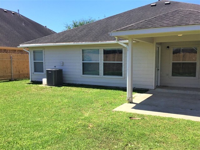 Building Photo - 420 Magnolia Estates Dr