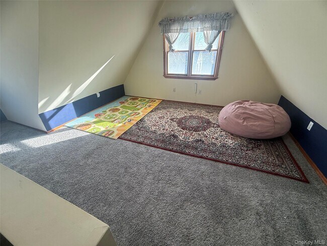 Building Photo - 15 William St