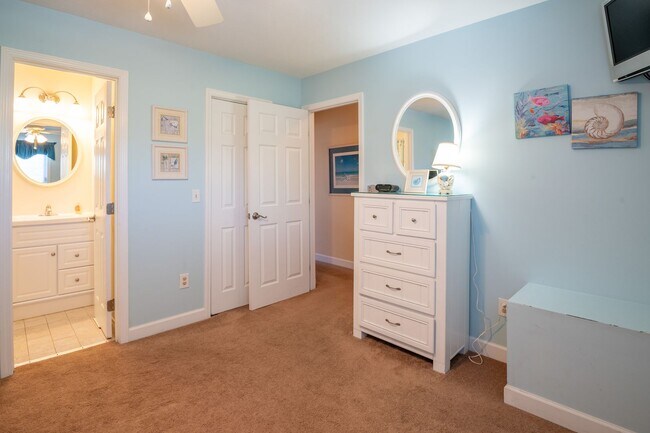 Building Photo - STAY OCEANFRONT FOR THE WINTER!