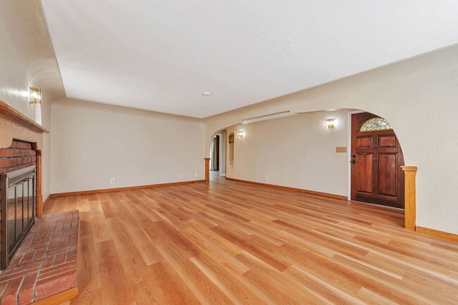Building Photo - Home for Rent in Santa Clara