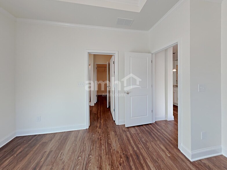 Building Photo - 7069 Creeksong Dr