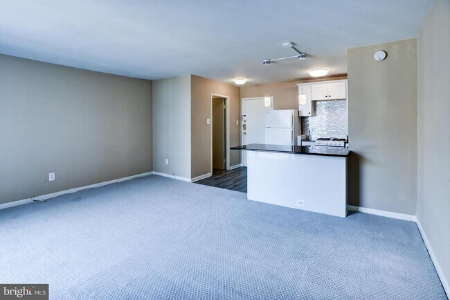 Building Photo - 950 25th St NW