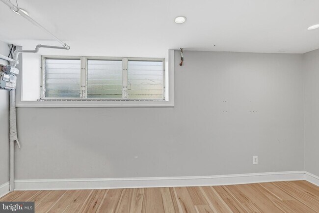 Building Photo - 6623 Tabor Ave