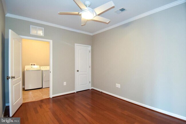 Building Photo - THIS IS AN ACTIVE ADULT, AGE RESTRICTED COMMUNITY. MUST BE 55+.