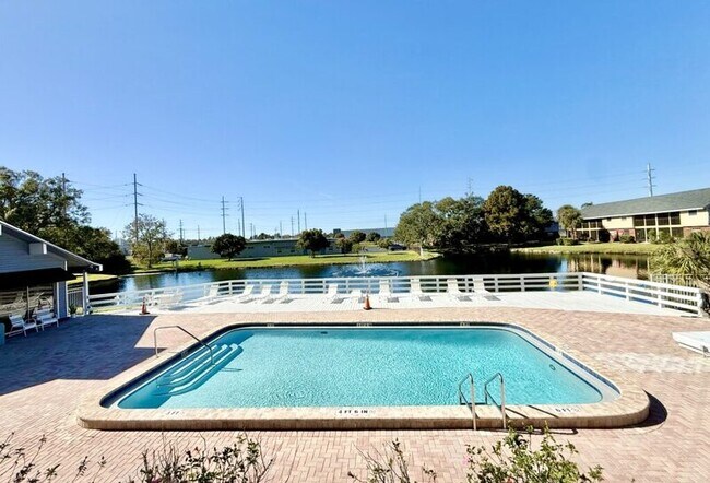 Building Photo - 200 Countryclub Drive - 808