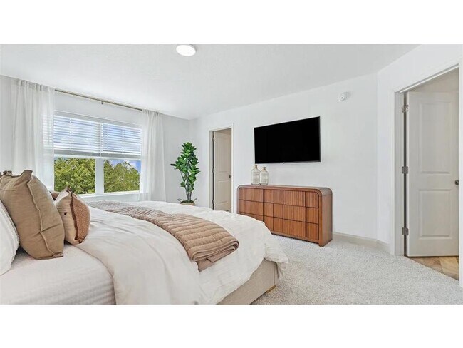 Building Photo - 2187 Tyrone Dr