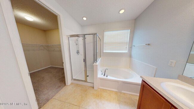Building Photo - 15707 Lexington Park Blvd