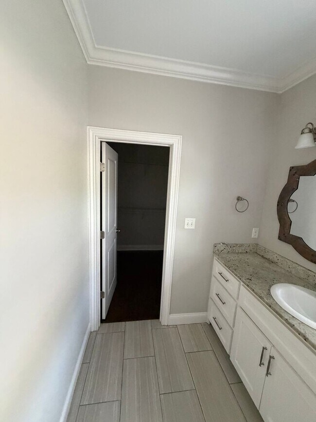 Building Photo - Home in Hahira