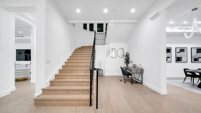 Building Photo - 1447 San Ysidro Dr