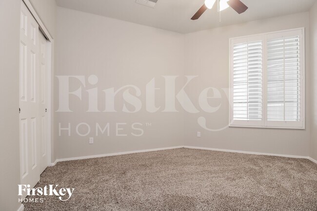 Building Photo - 17680 W Buckhorn Dr