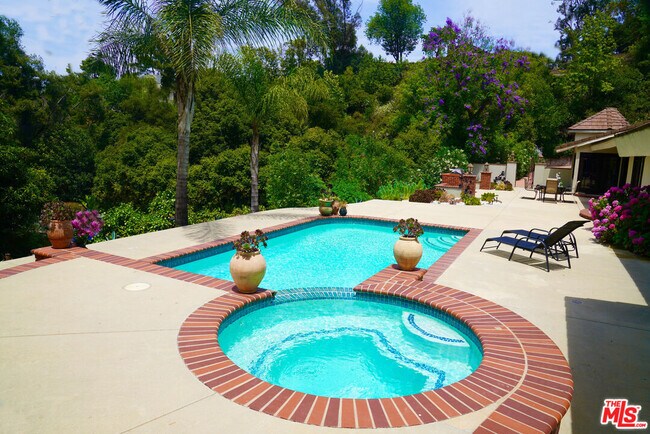 Building Photo - 12751 Mulholland Dr