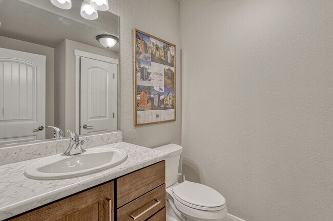 Building Photo - LUXIOUROUS 6 BED/6 BATH HOME IN SANCTUARY ...
