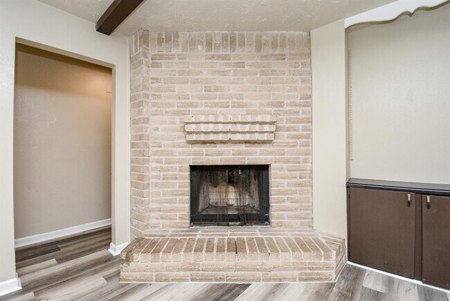 Building Photo - 15222 Morning Dove Dr