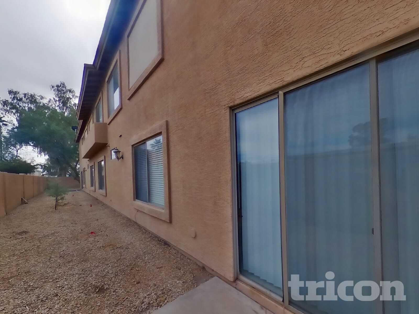 Building Photo - 1406 W Emerald Ave