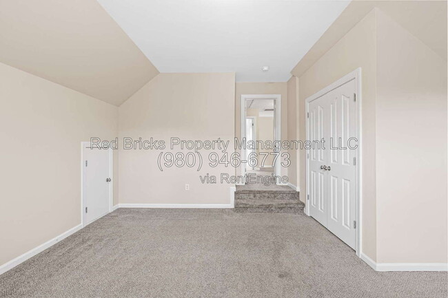 Building Photo - 10613 Bere Island Dr