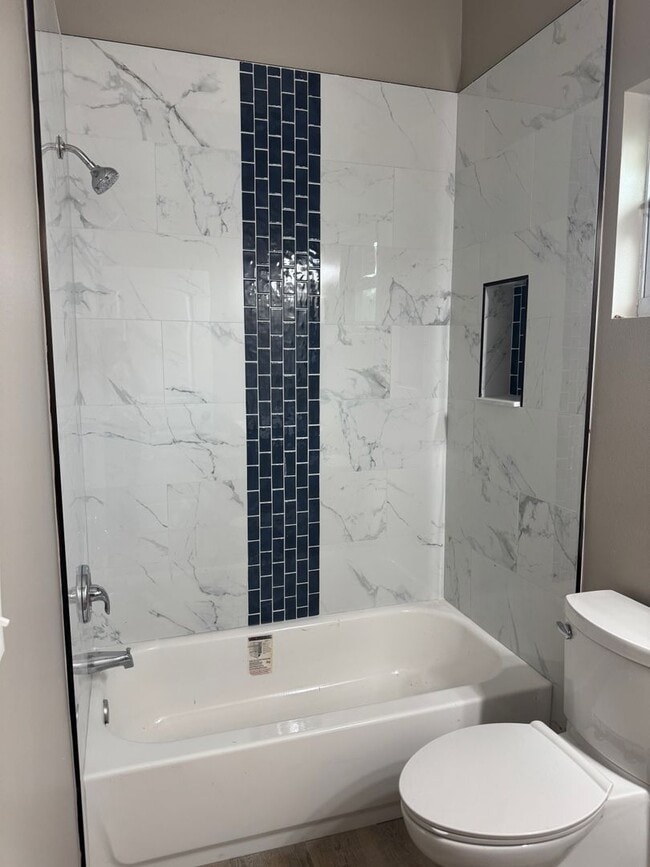 Building Photo - 923 Hagle Park Rd