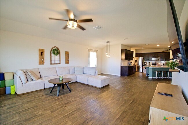 Building Photo - 105 Harlan Dr