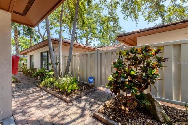 Building Photo - 6304 Pelican Dr