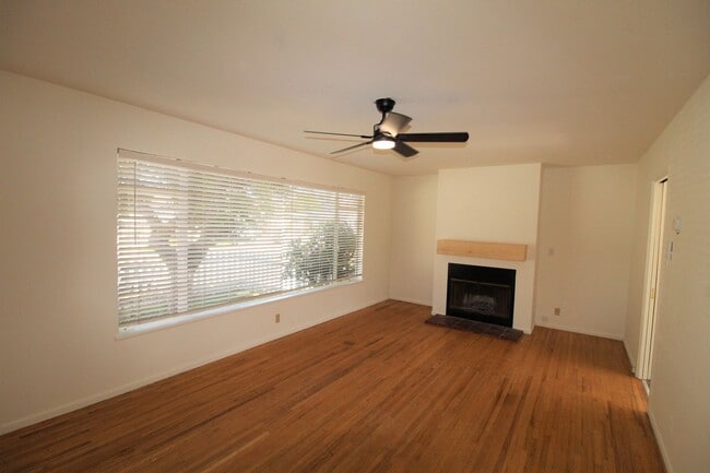 Building Photo - 2352 Pierpont Blvd