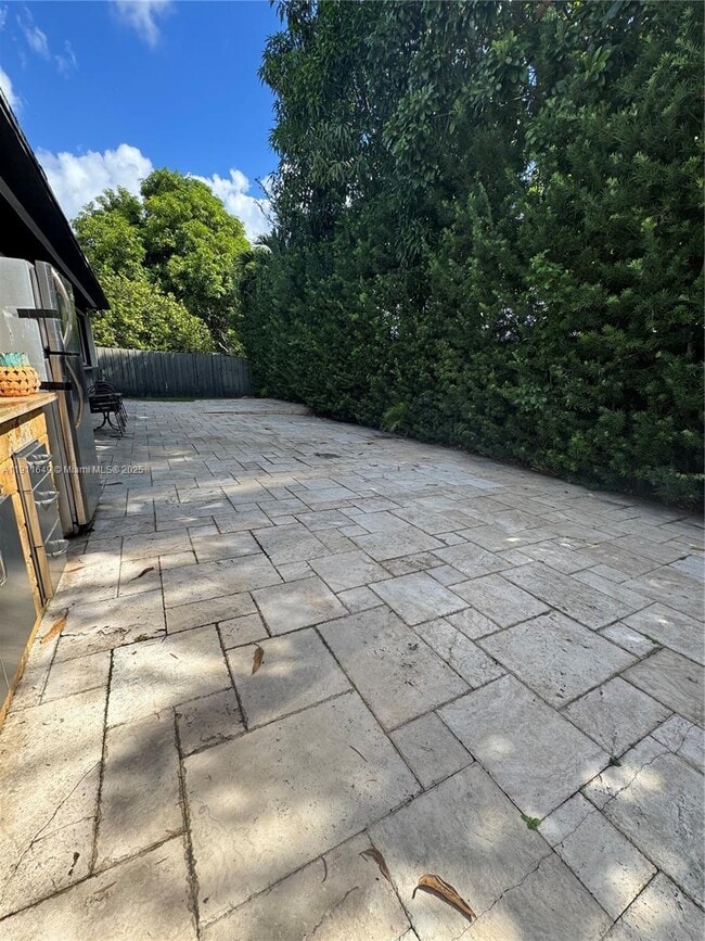 Building Photo - 6905 SW 148th Ct