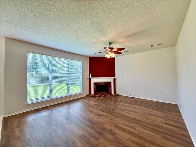 Building Photo - 7426 Maple Run Dr