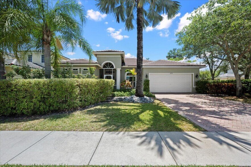 Primary Photo - 1575 Newhaven Point Ln