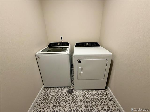 Building Photo - 10565 Paris St