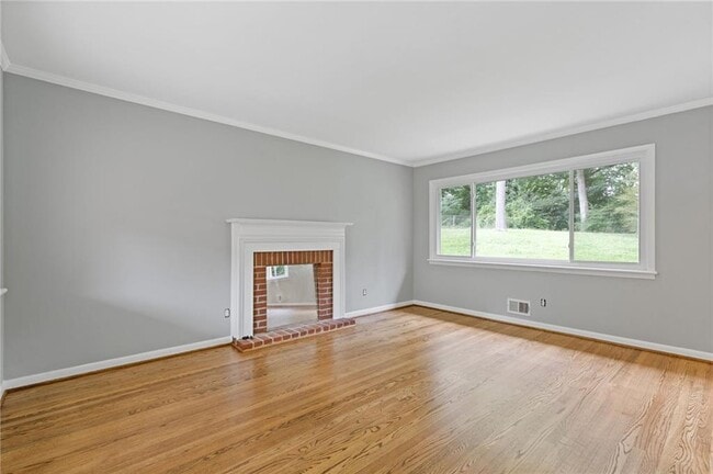 Building Photo - 1435 Thomas Rd