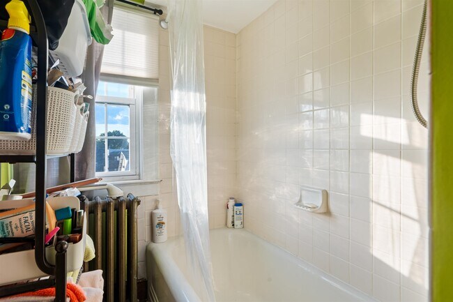 Building Photo - 1041 Stonewall Ln